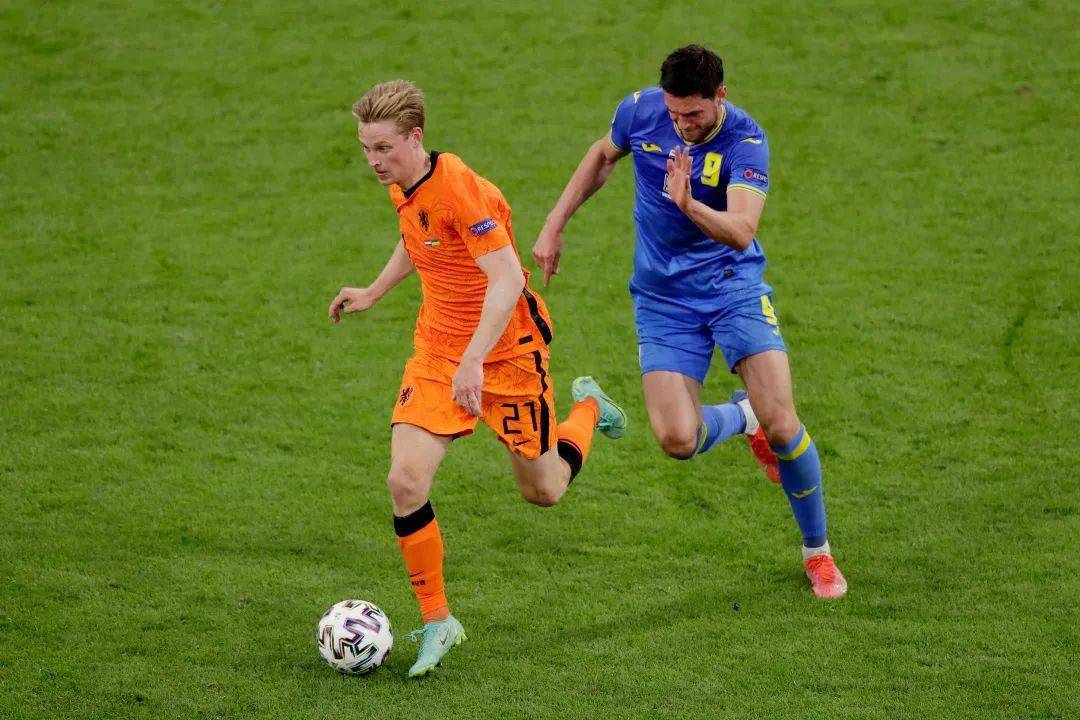 英格兰羽毛球队险胜马来西亚羽毛球队，安赛龙制霸全场的简单介绍