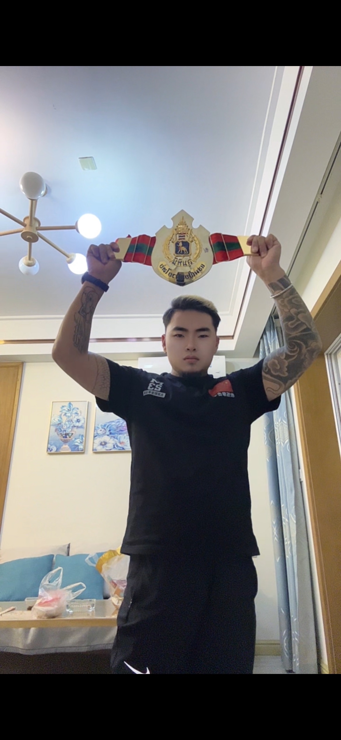 包含拳击选手发挥出色,荣膺最佳MVP的词条 包含拳击选手发挥出色,荣膺最佳MVP的词条