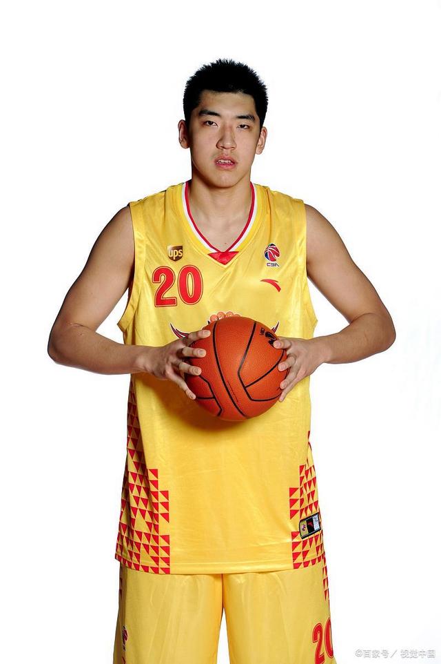 爱游戏在线-四川队碾压76人，陶汉林高光表现