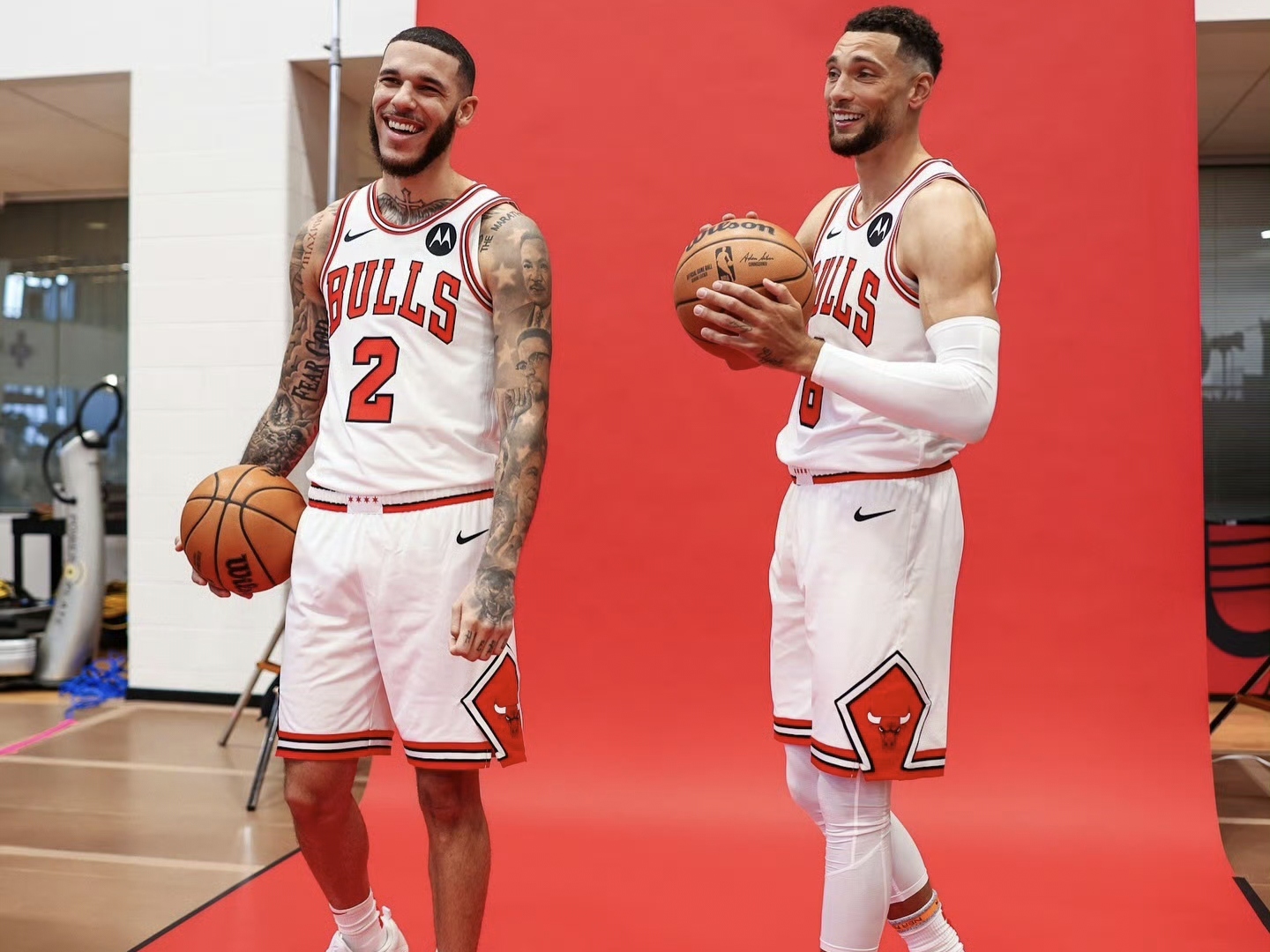 爱游戏官方-公牛逆转独行侠，拉文统治全场