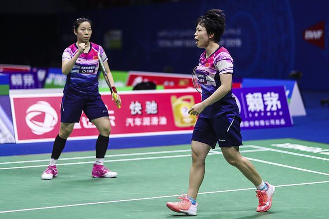 马来西亚队鏖战印度队，黄鸭组合扛起全队