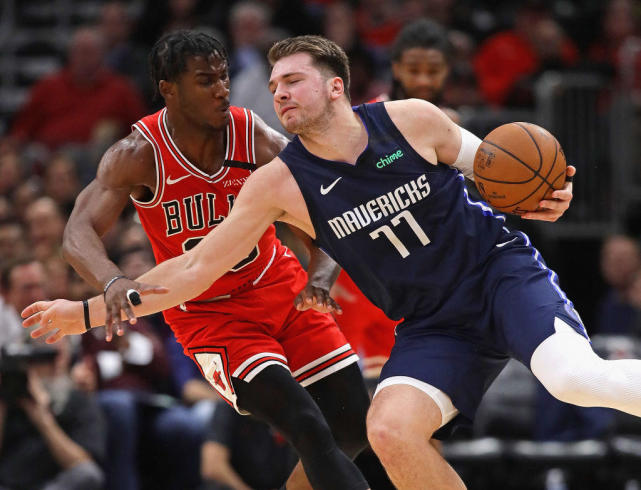 爱游戏APP-爵士险胜公牛，麦科勒姆关键制胜