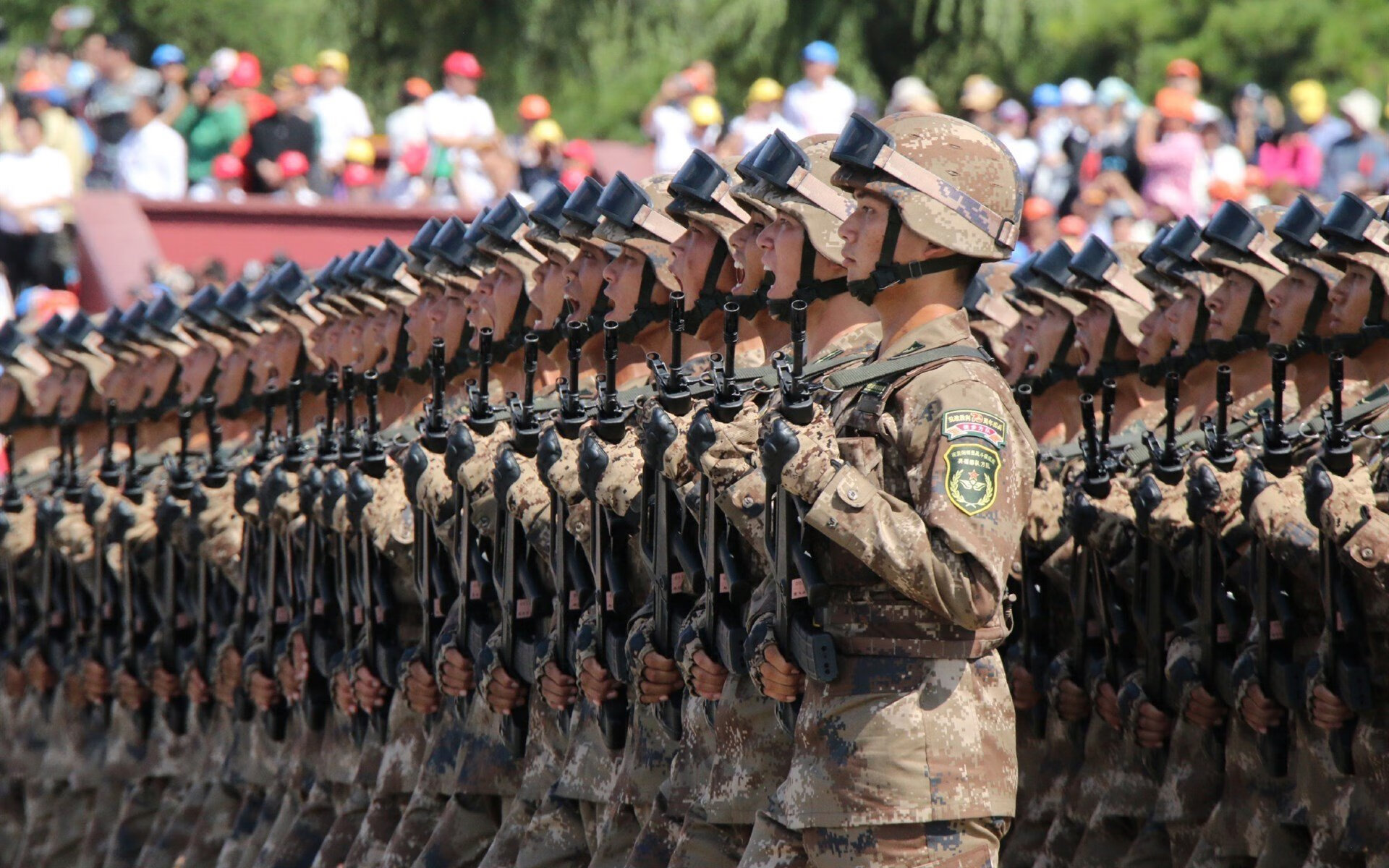 爱游戏大厅-F1西班牙大奖赛，阿斯顿马丁险胜法拉利，汉密尔顿状态火热夺杆位