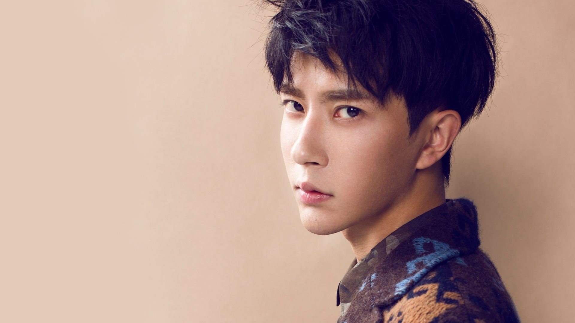 本泽马破纪录之夜，法国在巴黎主场力克厄瓜多尔，书写历史新篇